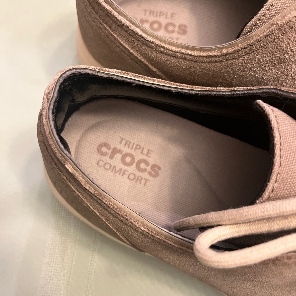 CROCS men’s Tan Suede  Shoes size  size 11 - Picture 6 of 8